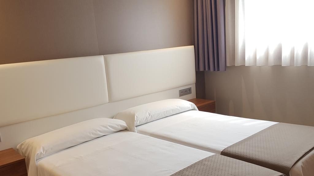 Hotel La Posada De Roces Χιχόν Εξωτερικό φωτογραφία
